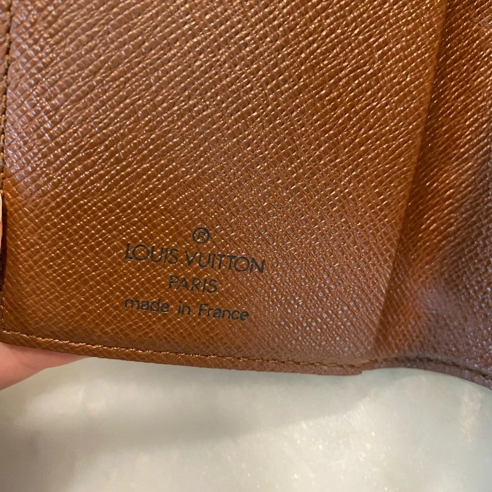 AUTHENTIC Louis Vuitton Monogram mini address book, 2003 United Cancer Gala